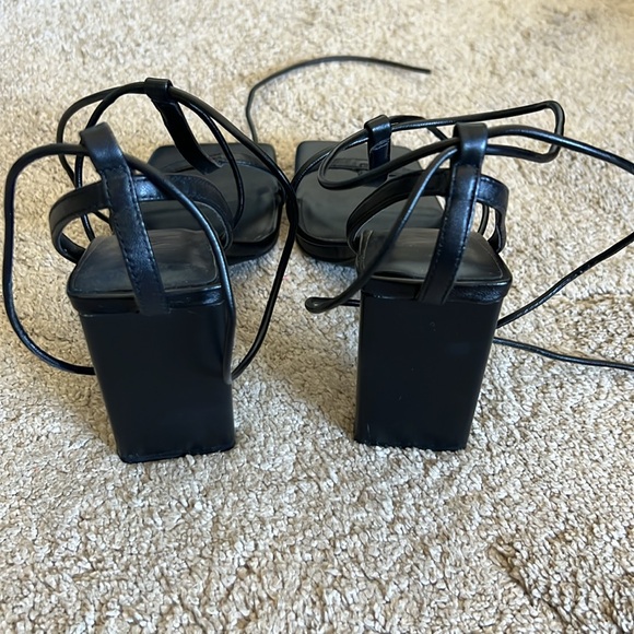 New! Mango T-strap heels - Picture 3 of 4